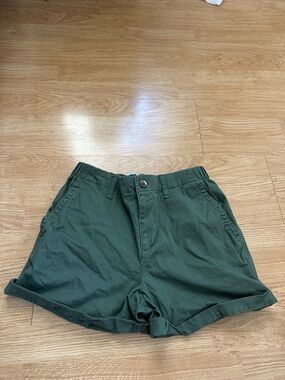 Old Navy Green Women's Casual Roll-Hem Shorts